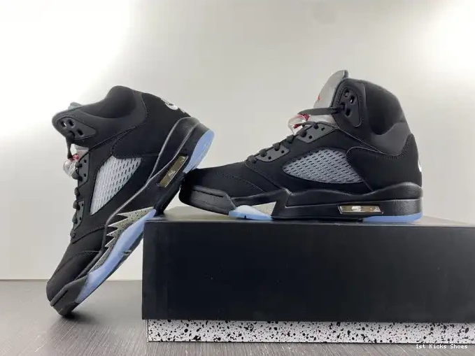 1st Kicks Shoes (2016) Retro Metallic Jordan 845035-003 Black 5 0502